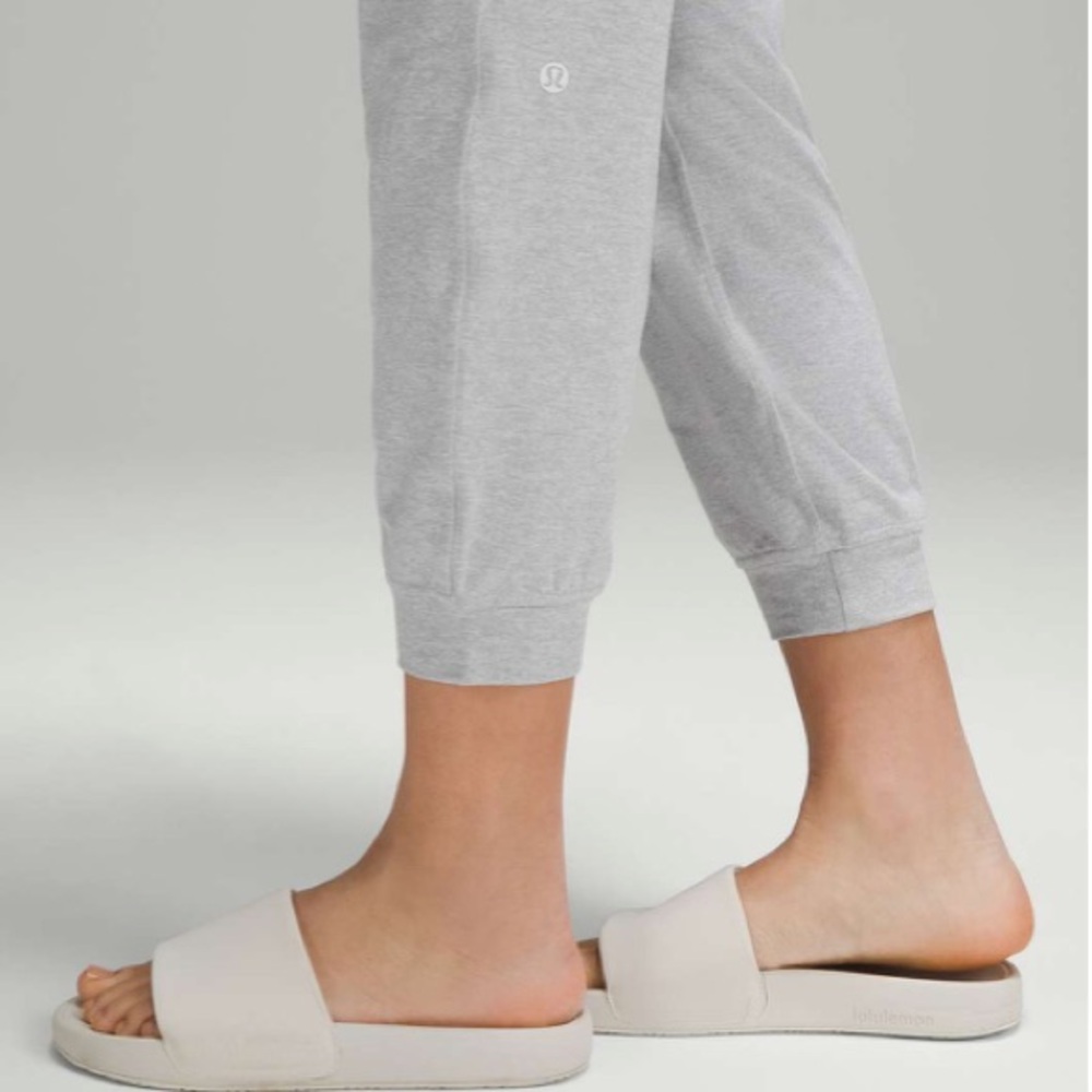 NWOT Lululemon Soft Jersey Classic-Fit Mid Rise Jogger Grey Sz 2